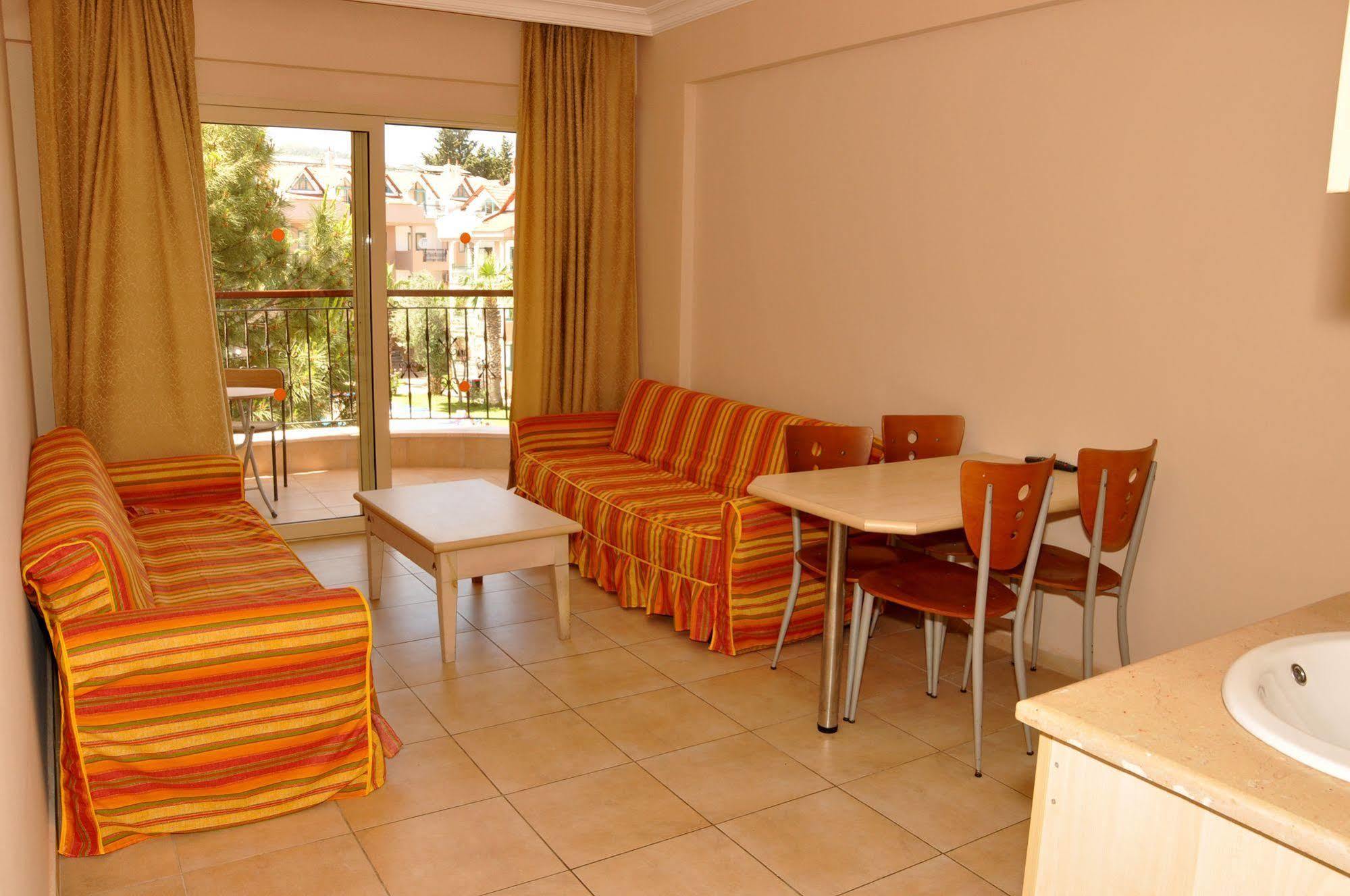 Aparthotel Club Dena à Marmaris Extérieur photo